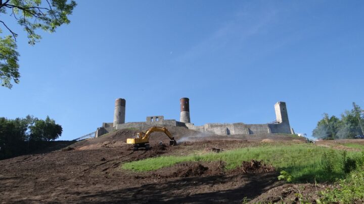 Zamek W Checinach Uslugi Koparka Stankop 2